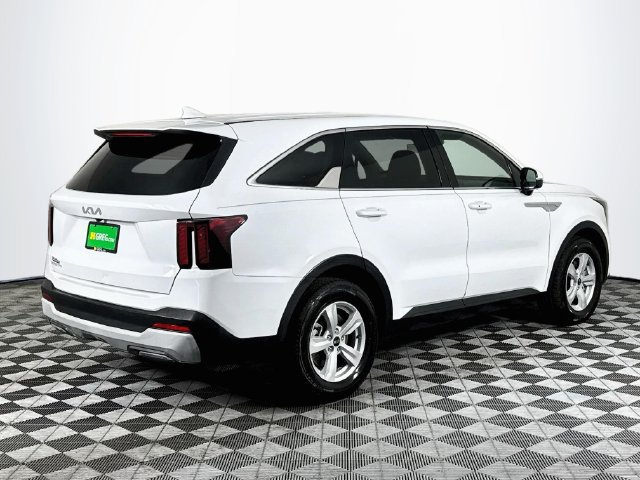 Used 2024 Kia Sorento LX FWD image 8