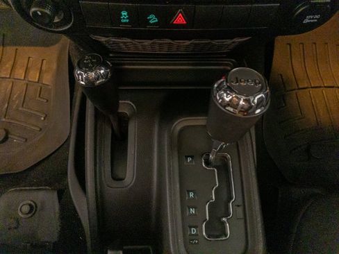 Used 2015 Jeep Wrangler Unlimited Sport w/ Quick Order Package 24S image 21