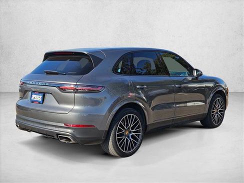 Used 2020 Porsche Cayenne image 5