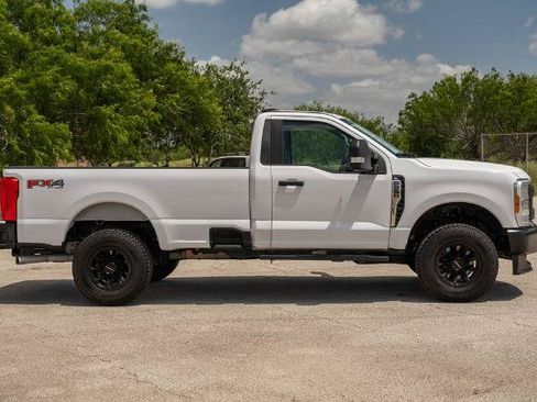 Certified 2023 Ford F250 XL w/ FX4 Off-Road Package AWD/4WD image 9