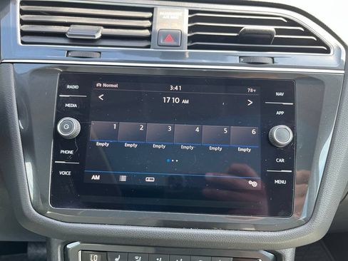 Used 2019 Volkswagen Tiguan SEL AWD/4WD image 18