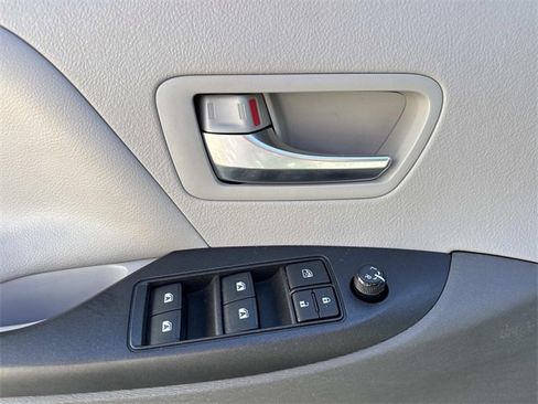 Used 2020 Toyota Sienna LE image 20