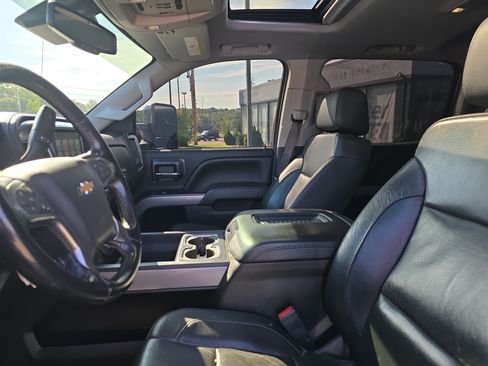 Used 2019 Chevrolet Silverado 2500 LTZ w/ Vortec Plus Package AWD/4WD image 10