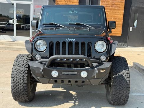 Used 2016 Jeep Wrangler Rubicon w/ Power Convenience Group AWD/4WD image 7