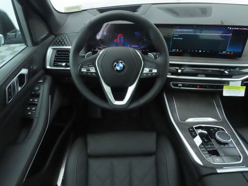 Used 2026 BMW X5 sDrive40i image 11