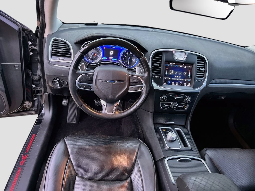 Used 2019 Chrysler 300 Limited RWD image 21