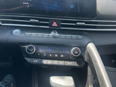 Used 2023 Hyundai Elantra Limited FWD image 7