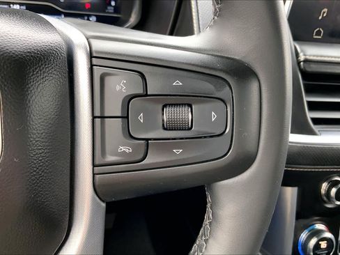 Used 2023 GMC Yukon SLT w/ SLT Premium Package image 24