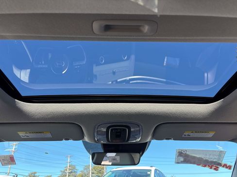 Used 2025 Hyundai Elantra Limited image 8