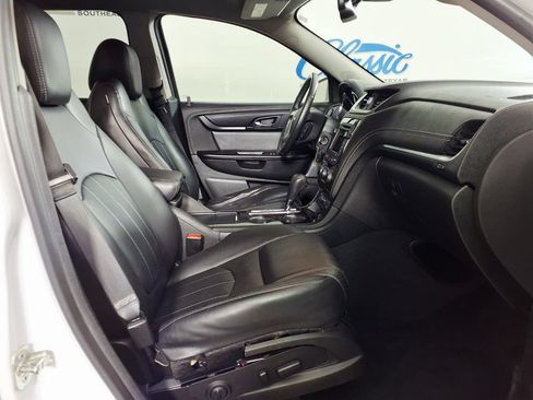 Used 2016 Chevrolet Traverse LTZ FWD image 12