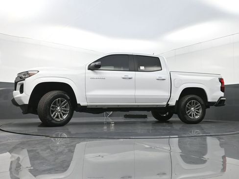 Used 2024 Chevrolet Colorado LT w/ LT Convenience Package image 26