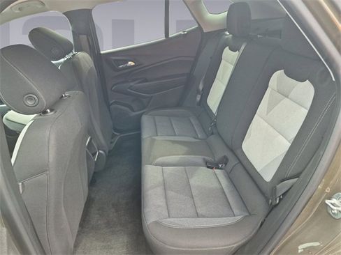 Used 2024 Chevrolet Trax LS w/ LS Convenience Package image 16