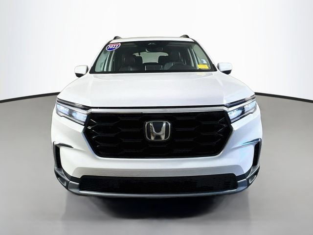 Used 2023 Honda Pilot Touring image 3