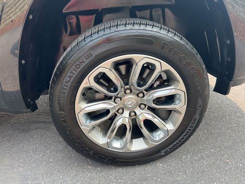 Used 2022 RAM 1500 Laramie image 25