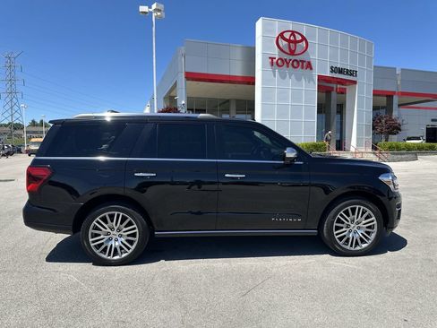 Used 2024 Ford Expedition Platinum AWD/4WD image 8