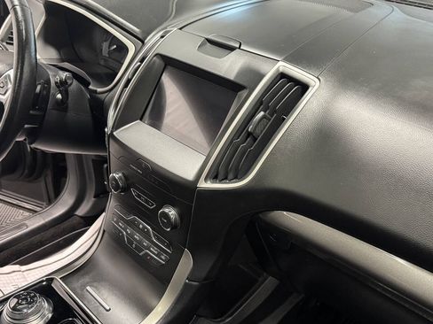Used 2019 Ford Edge SEL w/ Equipment Group 201A AWD/4WD image 22