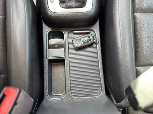 Used 2016 Volkswagen Tiguan SEL image 46