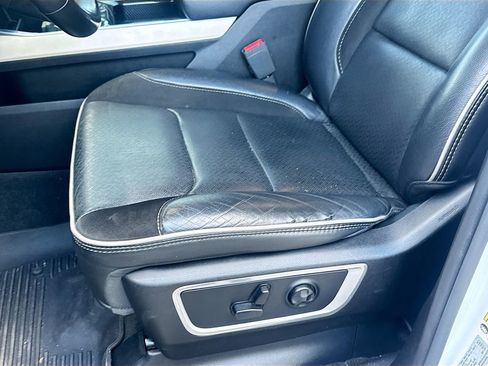 Used 2020 RAM 1500 Laramie RWD image 21