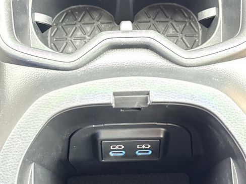 Used 2022 Toyota RAV4 XLE image 27