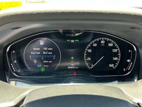 Used 2018 Honda Accord Touring image 24