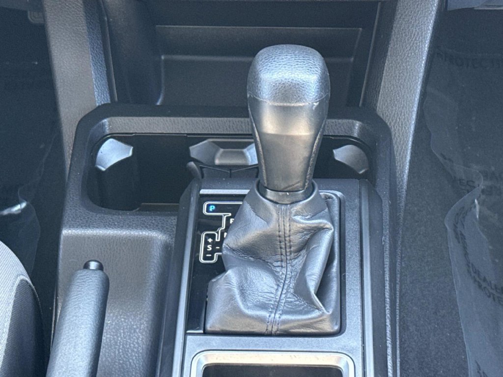 Used 2022 Toyota Tacoma SR AWD/4WD image 18