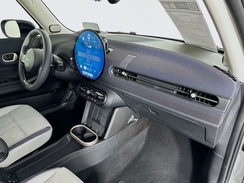 Certified 2025 MINI Cooper S image 28