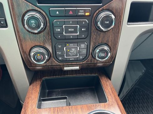 Used 2014 Ford F150 Lariat w/ Lariat Chrome Package AWD/4WD image 29