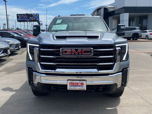 New 2026 GMC Sierra 2500 SLE w/ SLE Value Package; AWD/4WD image 8