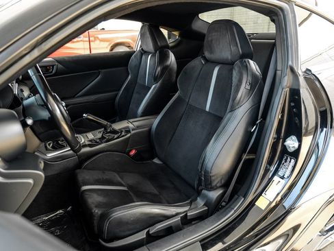 Used 2022 Toyota GR86 Premium w/ ALL Weather Mat Package (TMS) RWD image 30