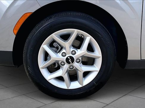Certified 2025 Kia Soul S image 10