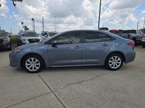 Used 2025 Toyota Corolla LE FWD image 5