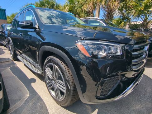 Used 2026 Mercedes-Benz GLS 450 4MATIC image 1
