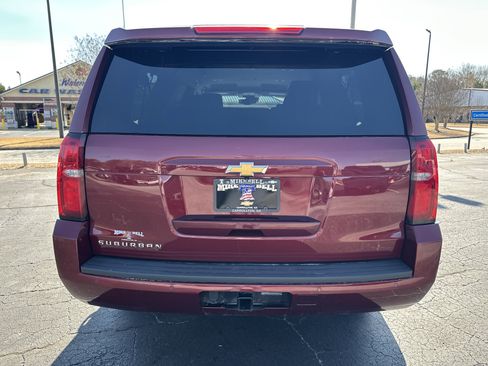 Used 2018 Chevrolet Suburban LT image 7