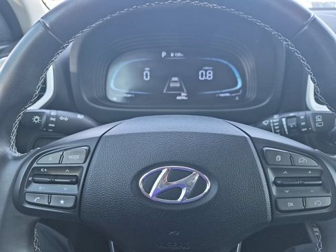 Used 2023 Hyundai Venue Limited FWD image 24