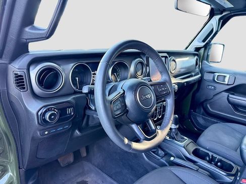 Used 2023 Jeep Wrangler Unlimited w/ Sun & Screen Package AWD/4WD image 10