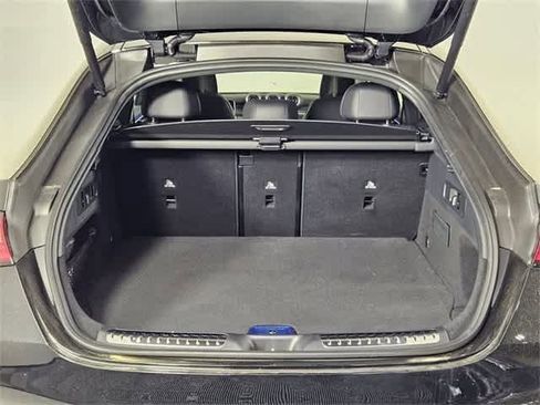 Used 2025 Mercedes-Benz GLC 300 4MATIC image 35