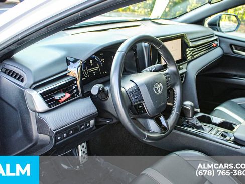 Used 2025 Toyota Camry SE image 31