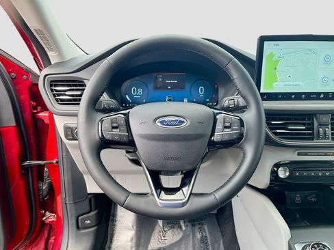 Used 2025 Ford Escape Platinum w/ Premium Technology Package AWD/4WD image 11