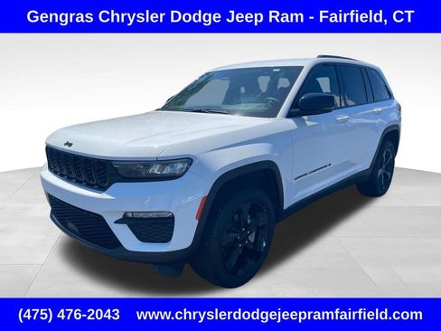 Used 2024 Jeep Grand Cherokee Limited w/ Black Appearance Package AWD/4WD image 3