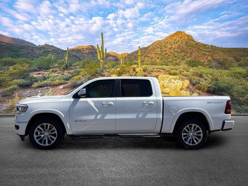 Used 2022 RAM 1500 Laramie w/ Sport Appearance Package AWD/4WD image 7