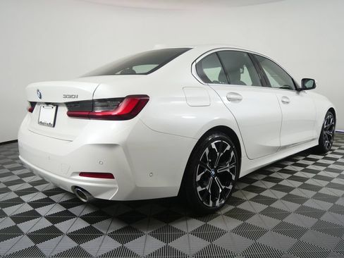 Used 2025 BMW 330i Sedan w/ Premium Package RWD image 3