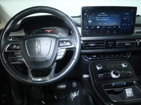 Certified 2022 Lincoln Nautilus AWD image 28