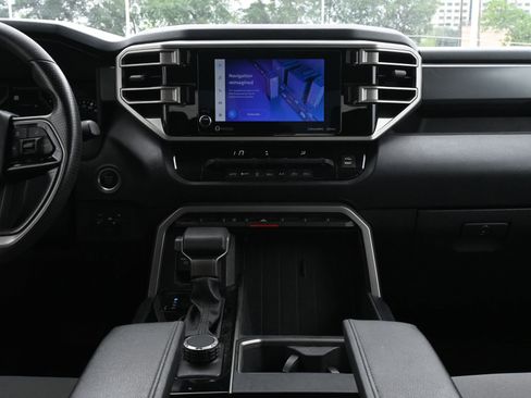 Used 2022 Toyota Tundra SR5 AWD/4WD image 12