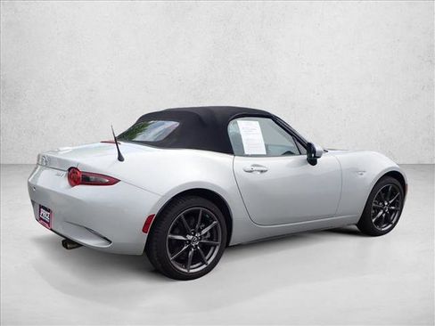 Used 2019 MAZDA MX-5 Miata Grand Touring RWD image 4