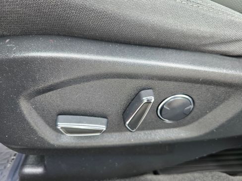 Used 2018 Ford Explorer XLT w/ Equipment Group 201A AWD/4WD image 52