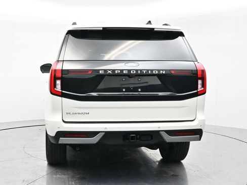 Used 2025 Ford Expedition Platinum w/ Platinum Ultimate Package AWD/4WD image 6