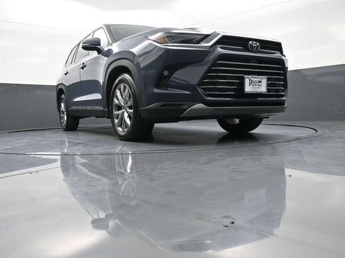 Certified 2024 Toyota Grand Highlander AWD image 29