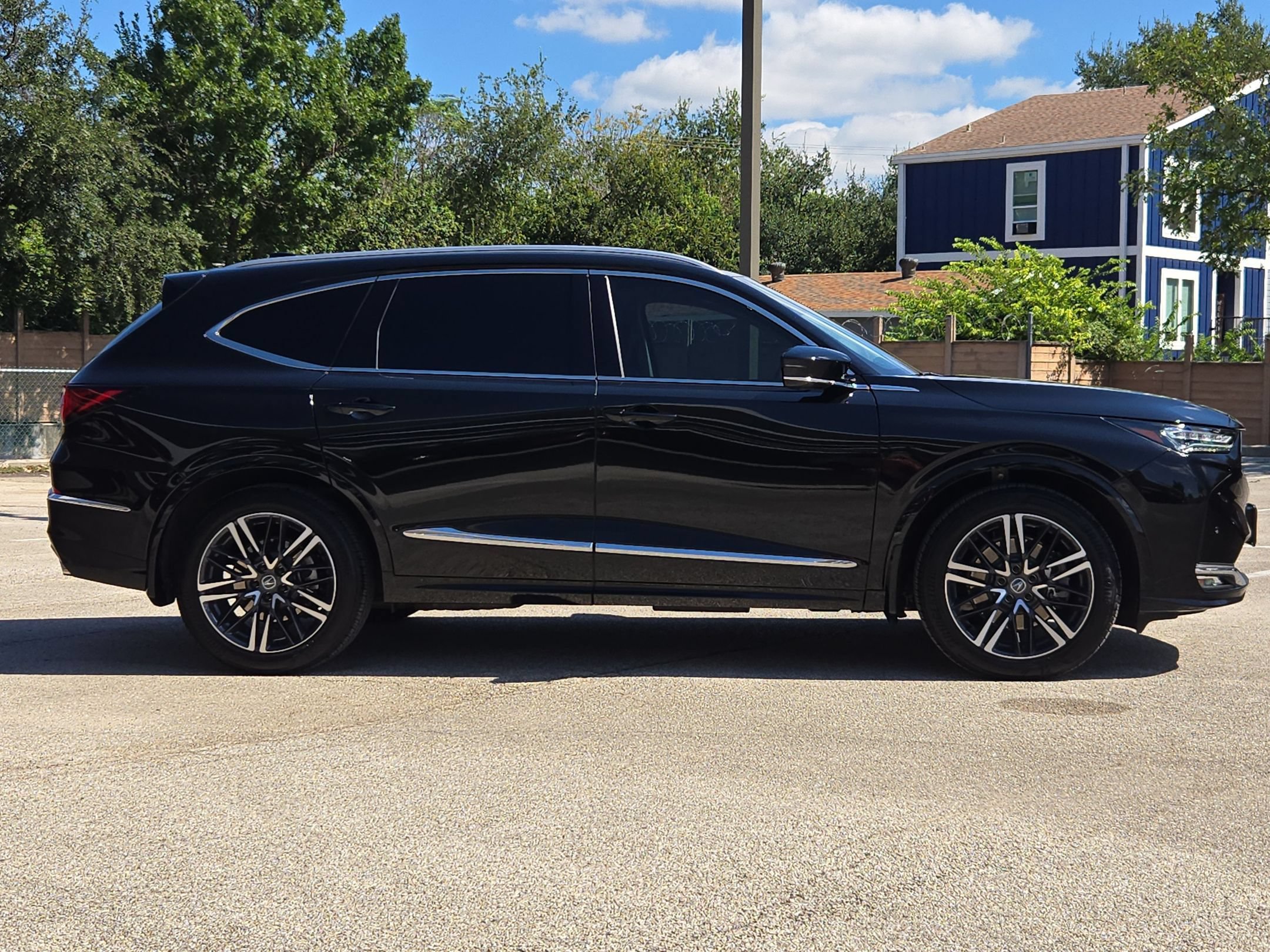 Certified 2026 Acura MDX w/ Advance Package AWD/4WD image 2