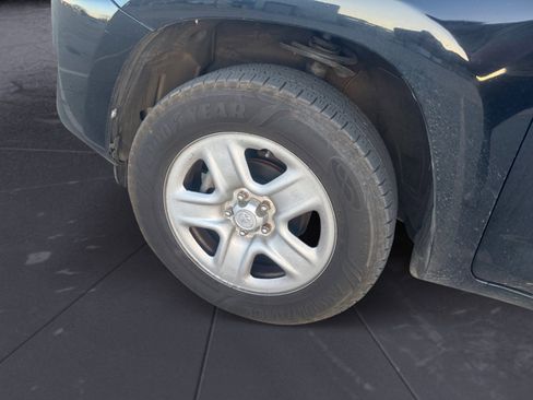 Used 2012 Toyota RAV4 FWD image 14