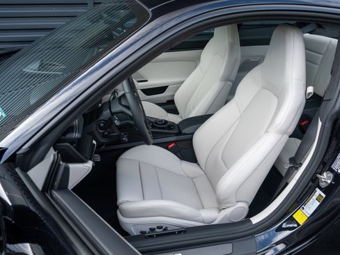 New 2026 Porsche 911 GT3 RWD image 5